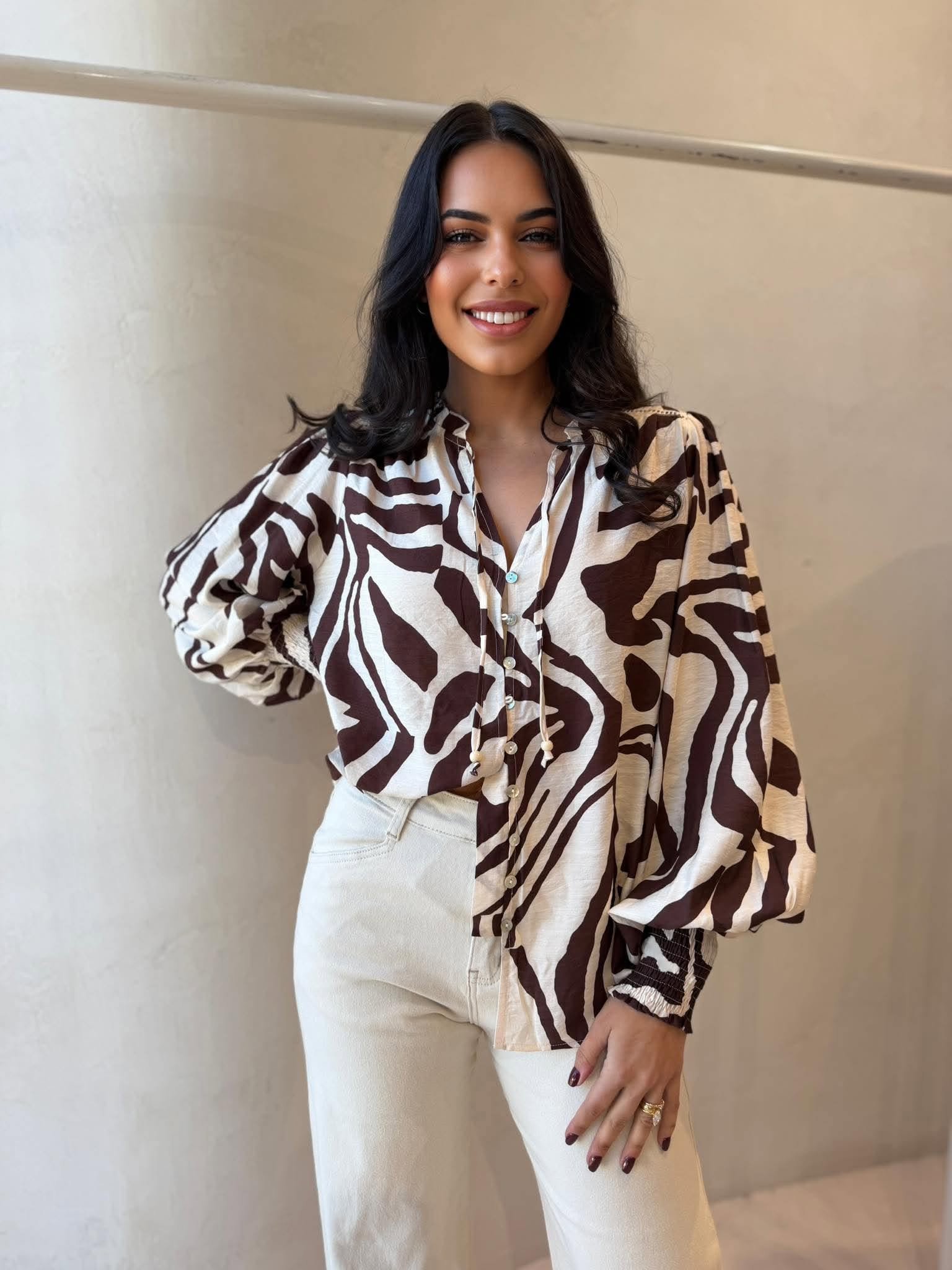 SCOOP HEMLINE BLOUSE
