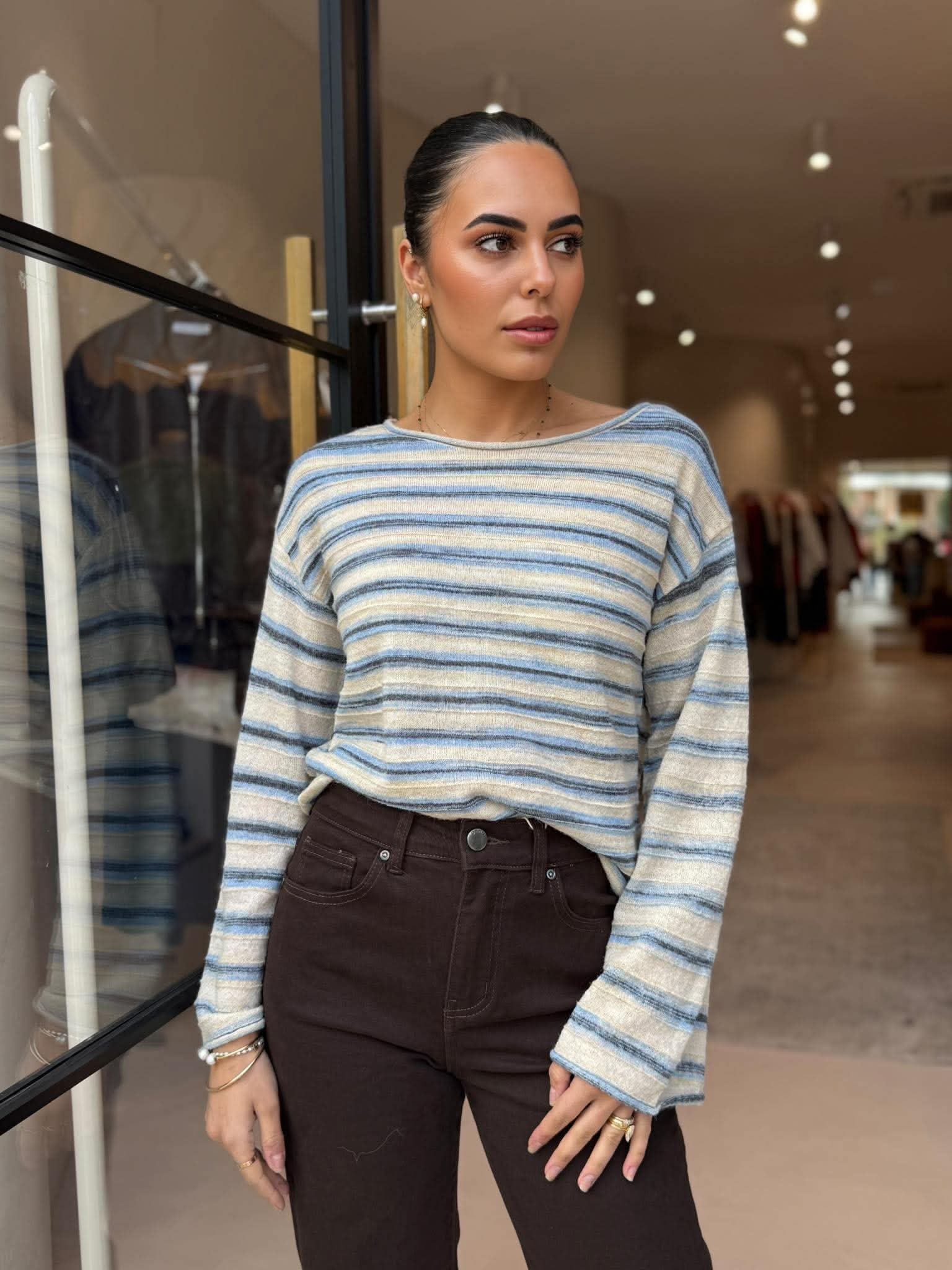 RELAXED OVERSIZED FIT KNIT